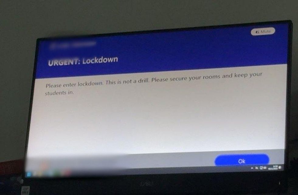 Notice telling Reading College students to go into lockdown conditions