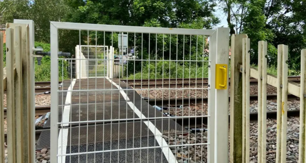 Nottingham to Lincoln line crossing