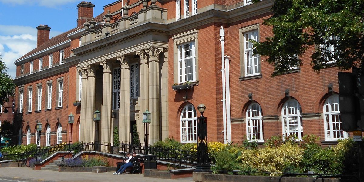 NextImg:Council meeting ends with shouts of 'disgusting' over 'undemocratic' change to rules