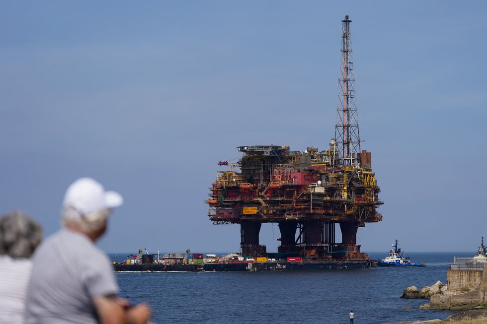 OIL RIG IN NORTH SEA