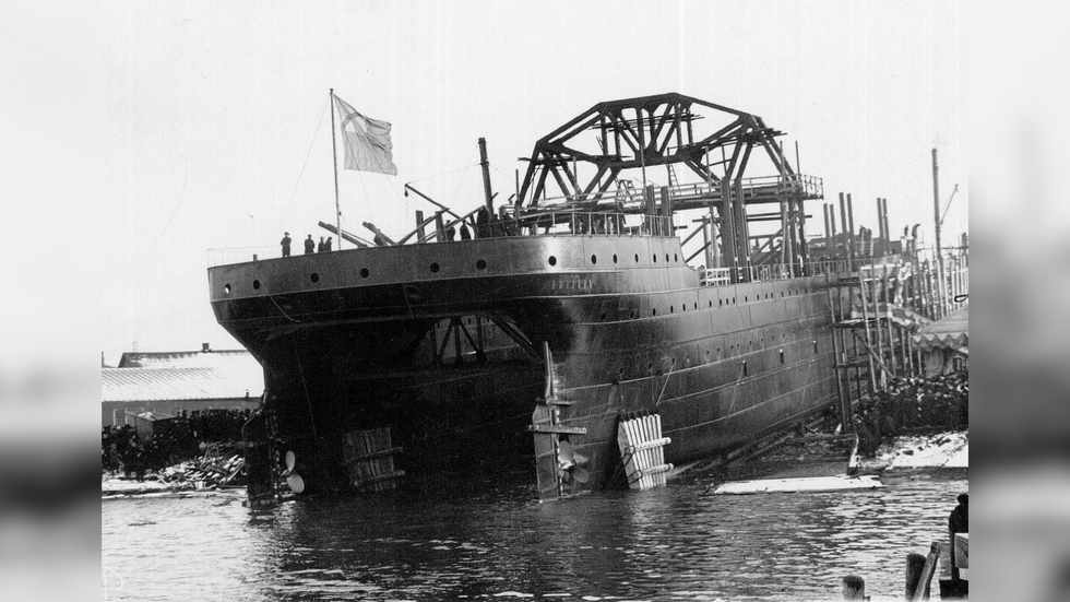 Old photo of the salvage vessel Kommuna