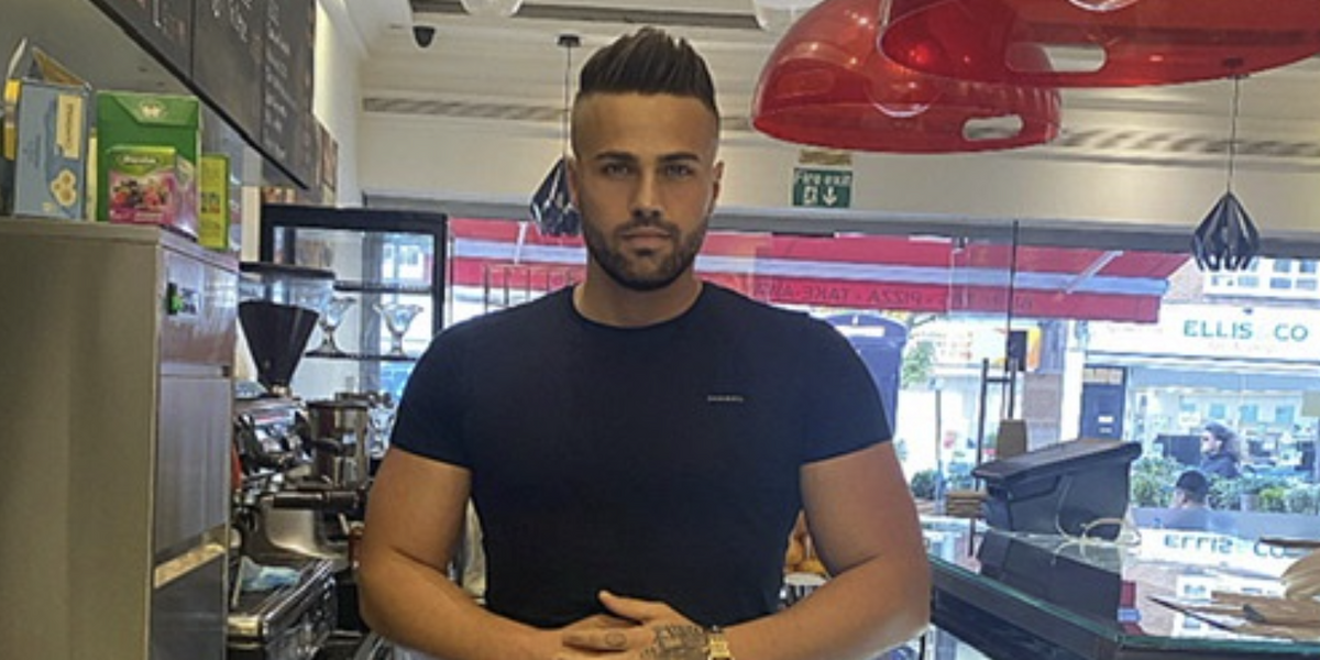 NextImg:Albanian drug dealer allowed to stay in UK after posing next to £250k cash from selling heroin