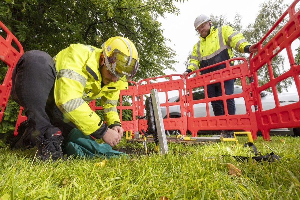 Openreach team upgrading area to full fibre broadband