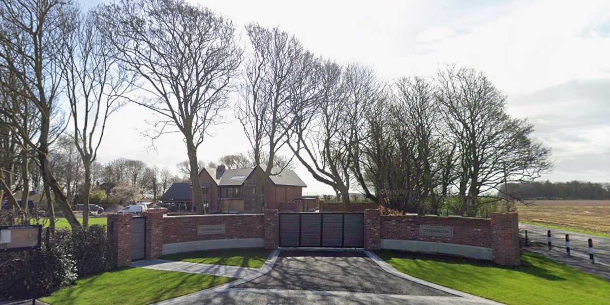 NextImg:Neighbour row explodes in affluent suburb over homeowner who built 'exceptionally large' summer house