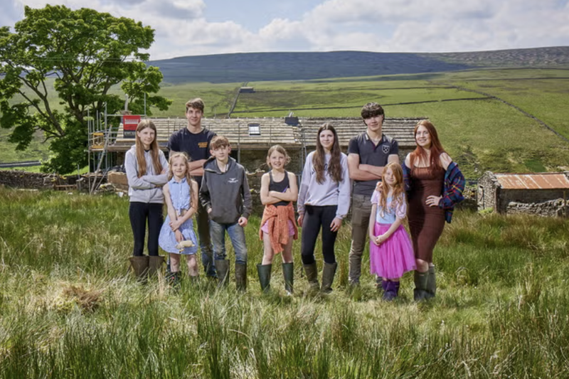 Amanda Owen sends Our Yorkshire Farm fans into frenzy as she ...