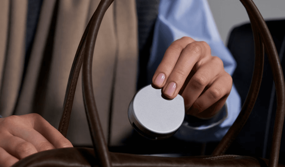 Oura Ring 4 charging case