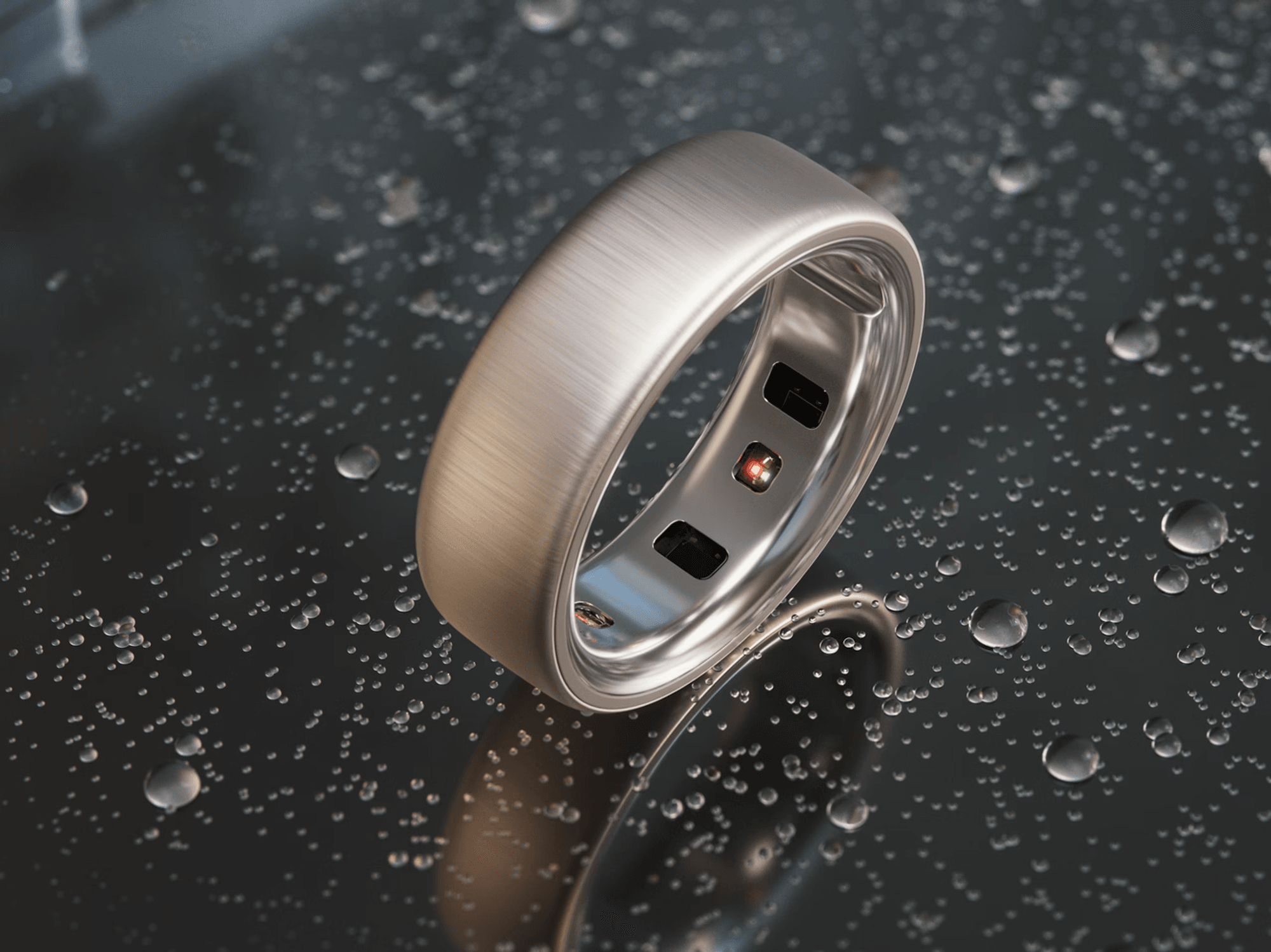 Oura Ring 4 in brushed silver