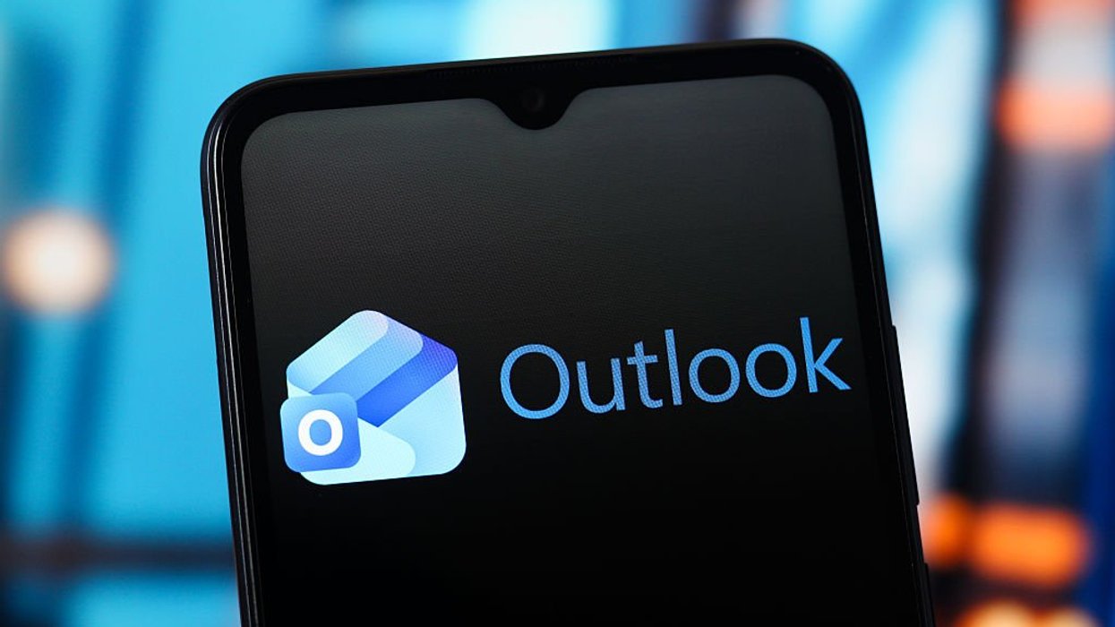 Outlook logo on mobile
