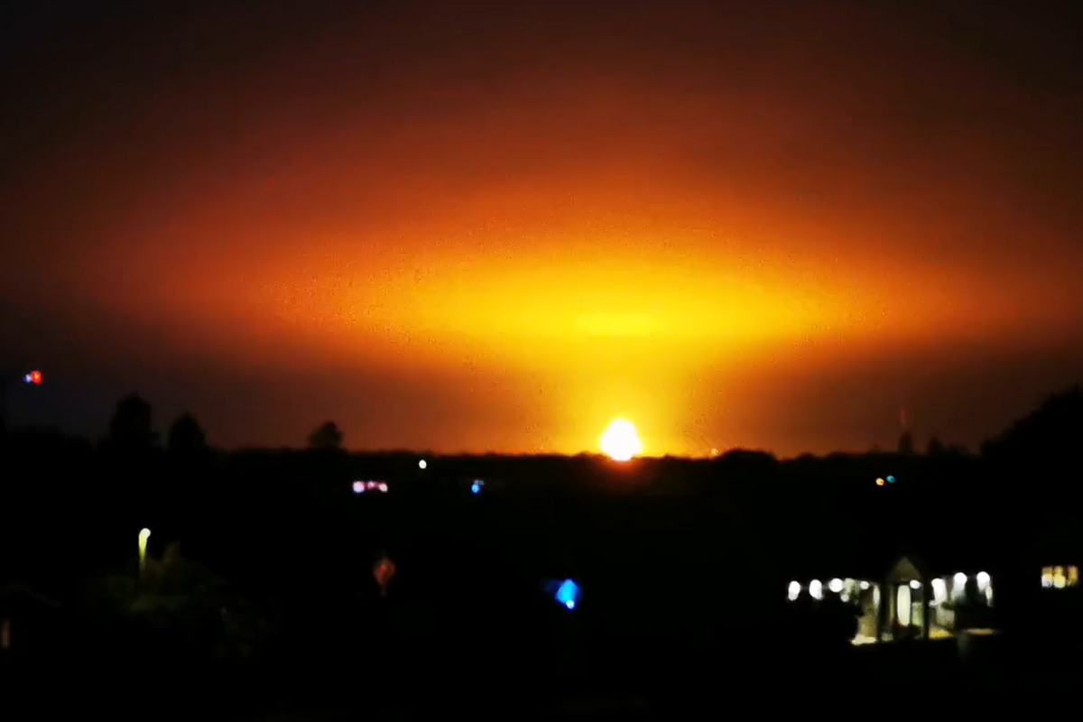 Oxford explosion: Huge fireball rips through sky in terrifying moment