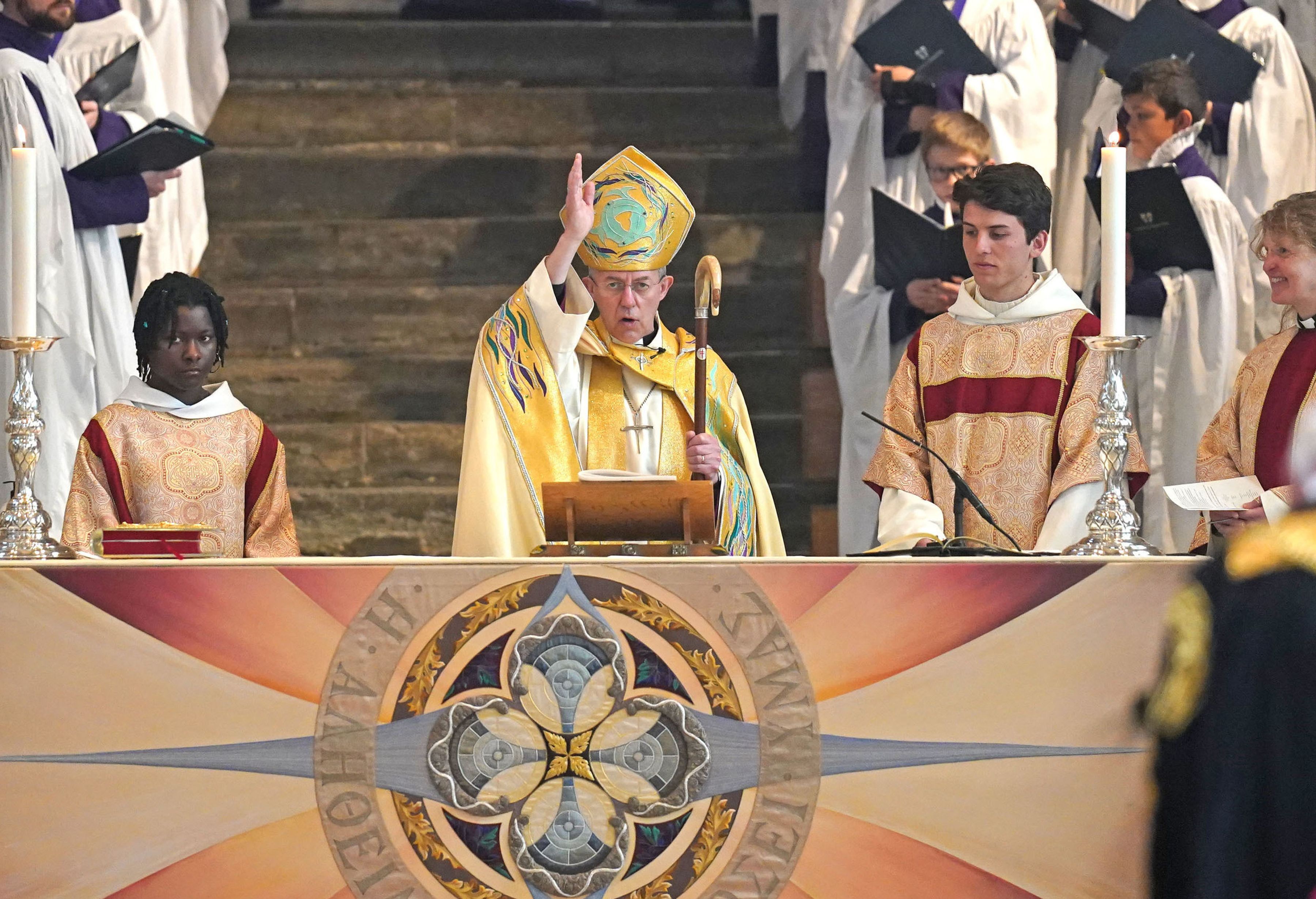 PABest The Archbishop of Canterbury Justin Welby leads the Easter Sung Eucharist at Canterbury Cathedral in Kent. Picture date: Sunday April 17, 2022.