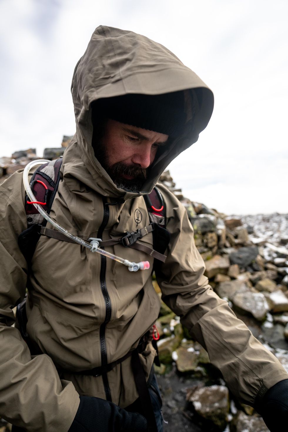 Pain and a mountaineer friend rescued two girls suffering from extreme hypothermia while on the mountain\u200b