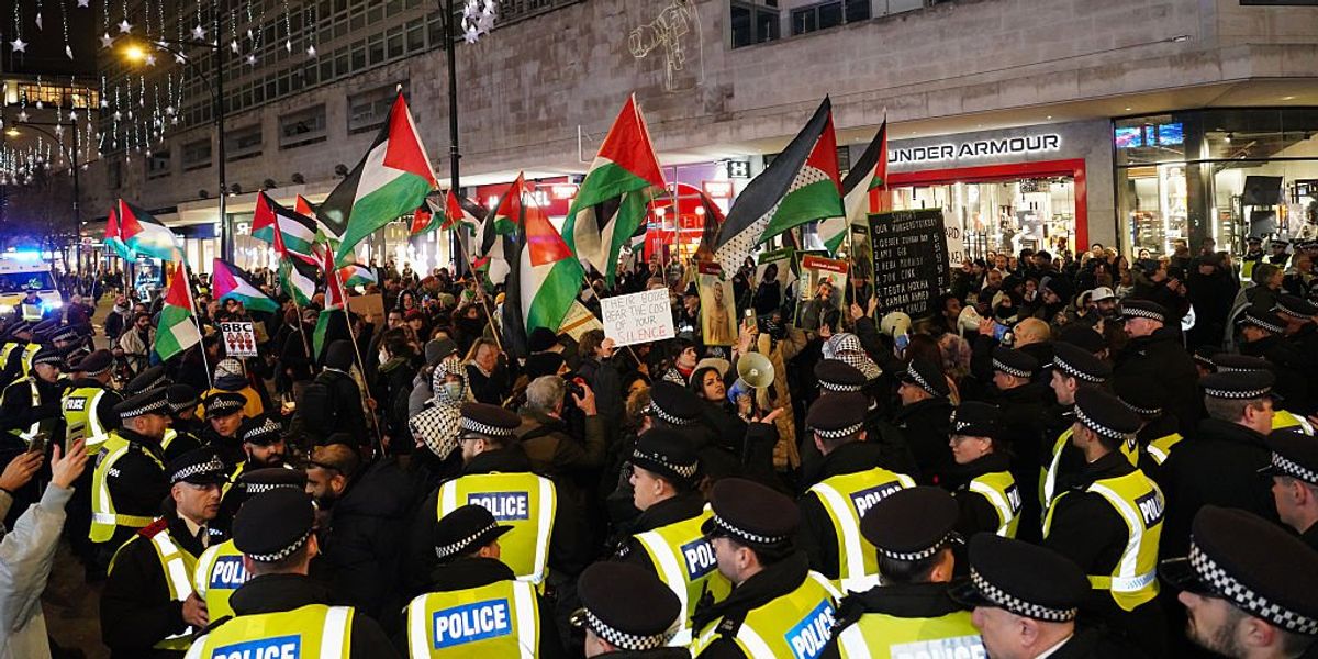 Pro-Palestine protesters arrested after calling for ‘intifada’ just hours after Met Police announced plans to detain anyone chanting antisemitic slogans Pro-Palestine protesters arrested after calling for ‘intifada’ just hours after Met Police announced plans to detain anyone chanting antisemitic slogans
