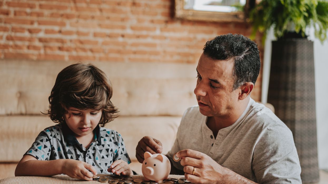 Parent and child save money in pictures