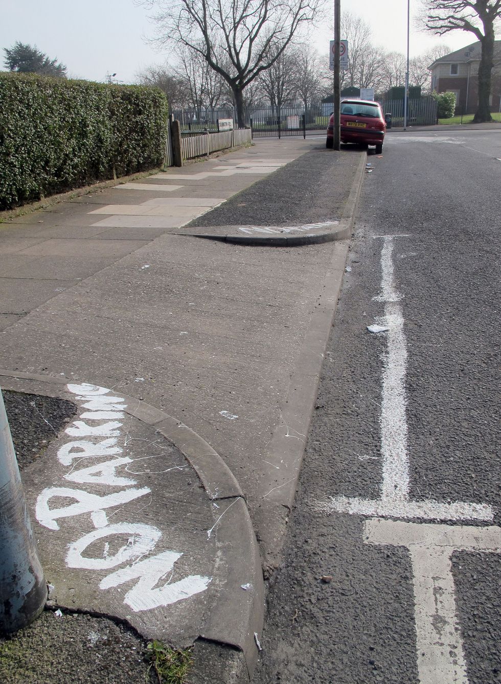 Parking on the pavement could be banned in the UK