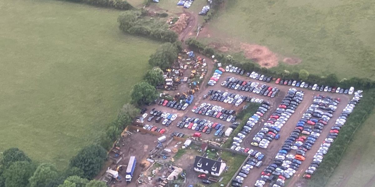 Crackdown on airport parking begins as ‘rogue operators’ dump cars exploiting legal loophole Crackdown on airport parking begins as ‘rogue operators’ dump cars exploiting legal loophole