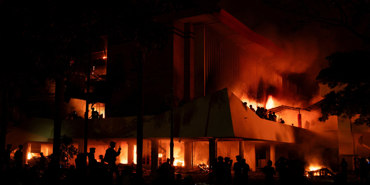 NextImg:Protests in tourist hotspot turn deadly as parliament building set alight