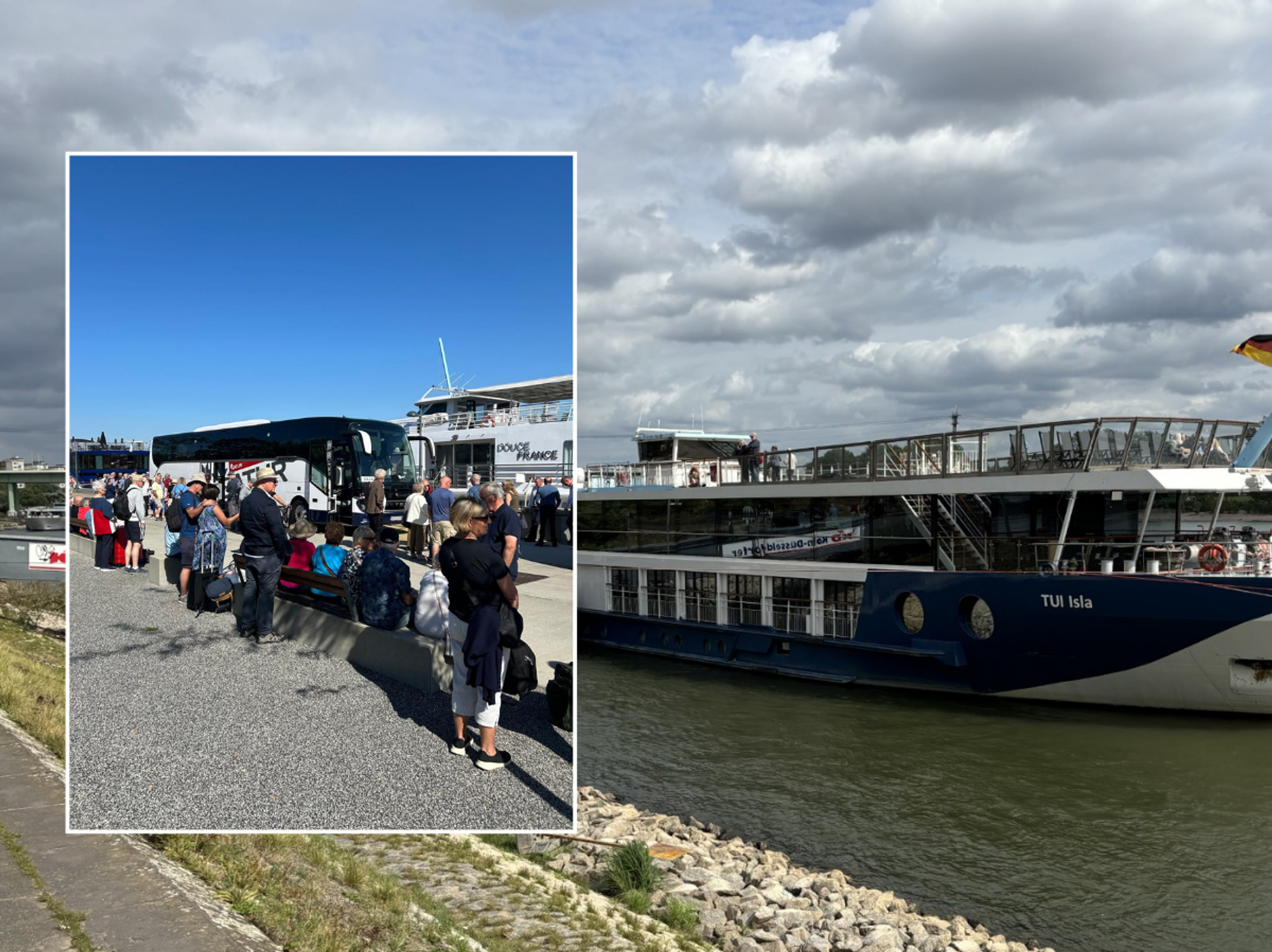 Passngers waiting for transfer/Tui Isla