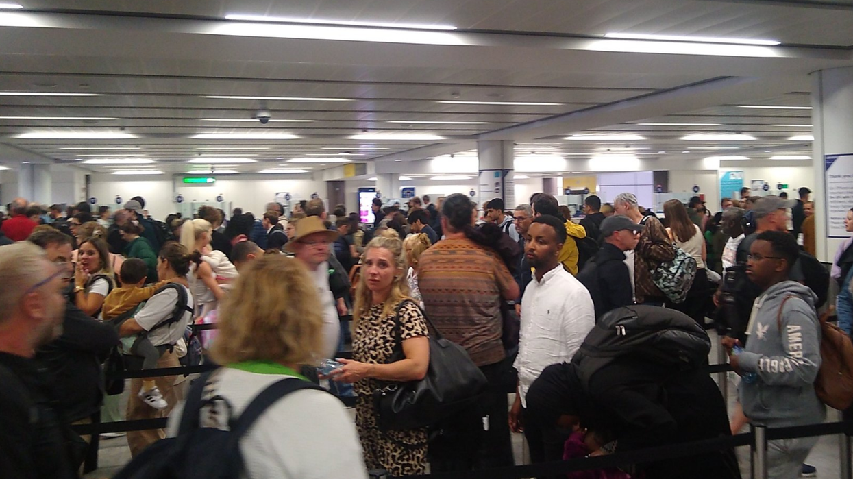 Passport Control Gatwick Airport