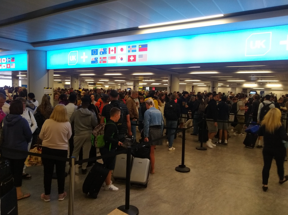 Passport Control Gatwick Airport