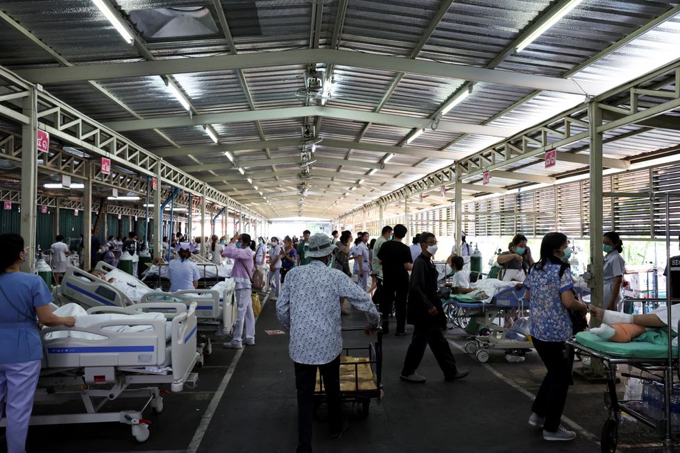 Patients are evacuated from Rajavithi Hospital