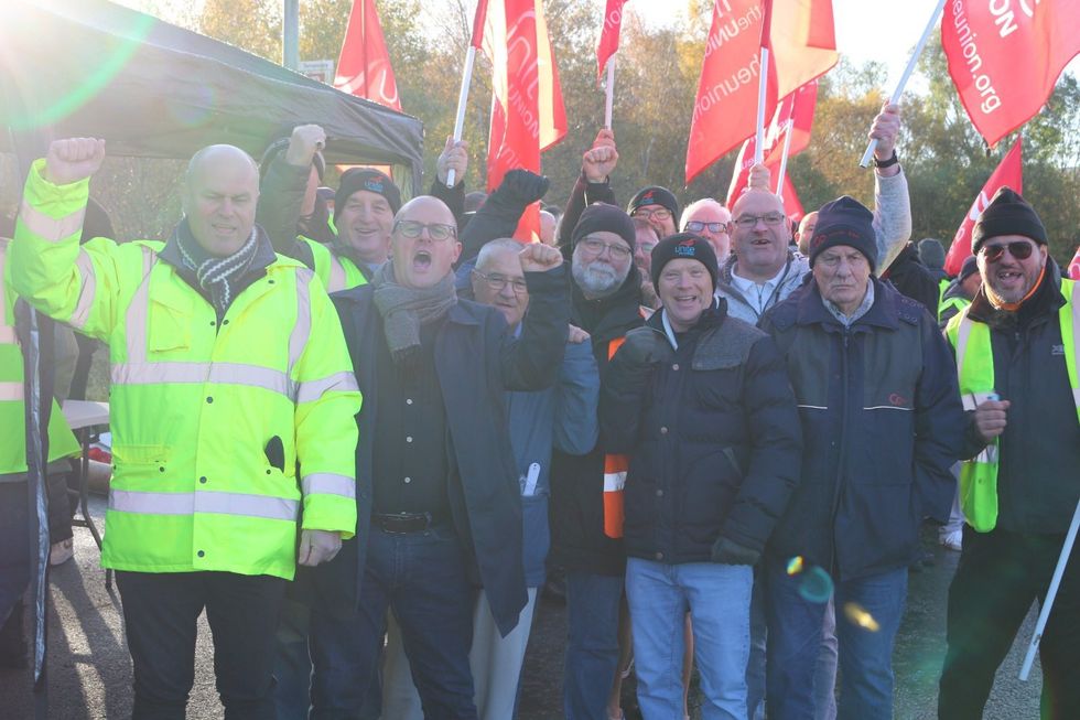 Paul Nowak joins Unite members striking