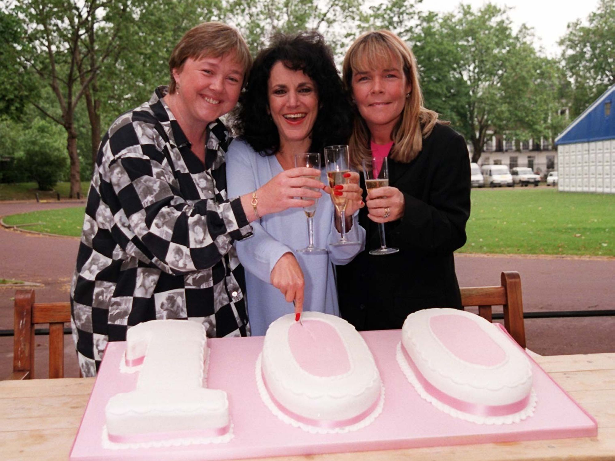Pauline Quirke (left) and Linda Robson (right)