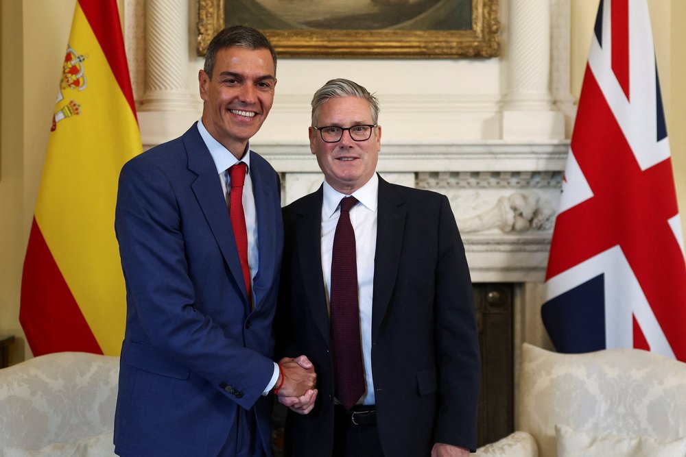 Pedro Sanchez and Keir Starmer