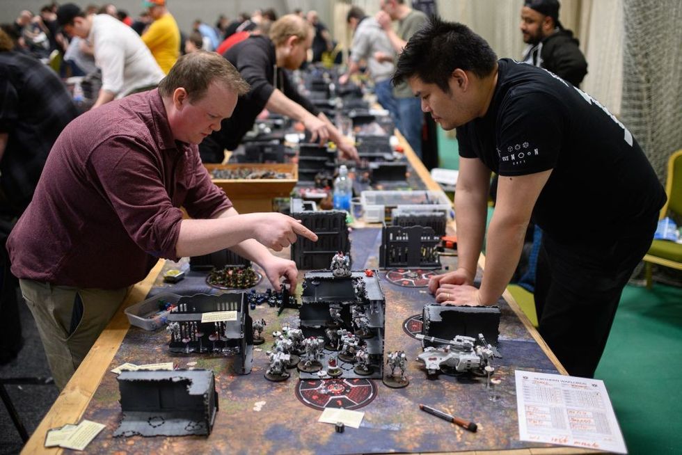 People playing Warhammer