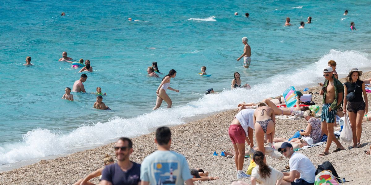 Foreign Office issues Croatia travel warning as tourists could be slapped with £17,000 fine or prison Foreign Office issues Croatia travel warning as tourists could be slapped with £17,000 fine or prison