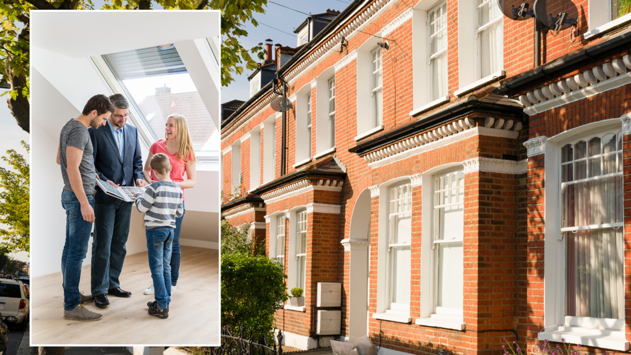 People viewing house / property in London