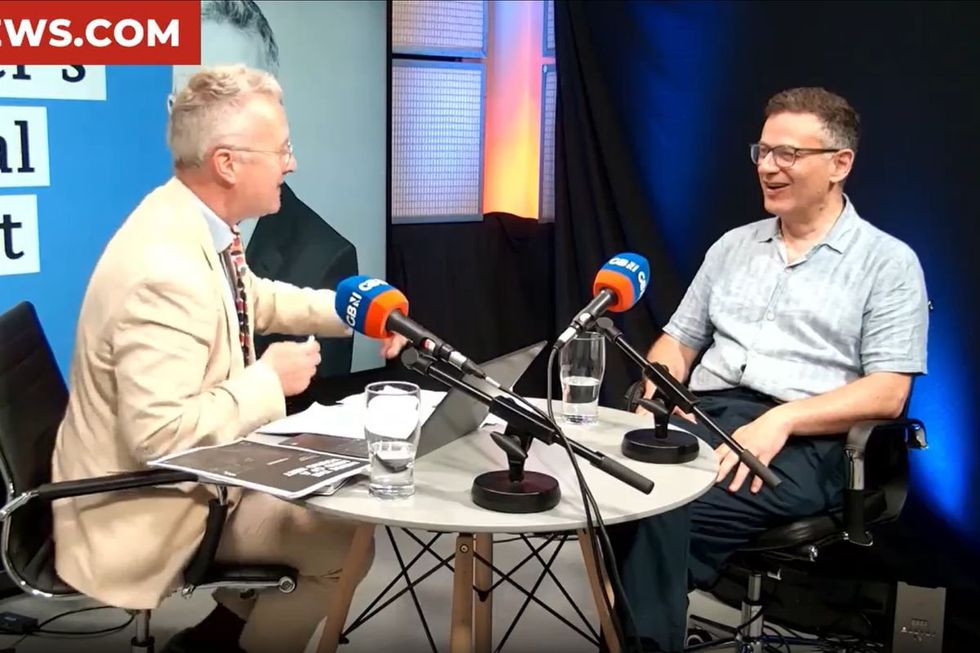 Peter Hyman sentou-se com Christopher Hope