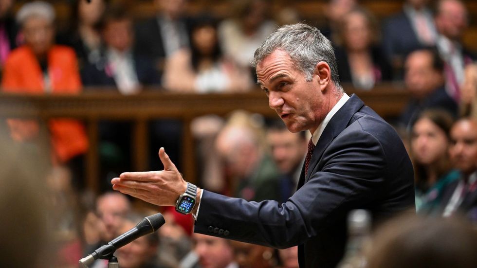 Peter Kyle v poslaneckém domě