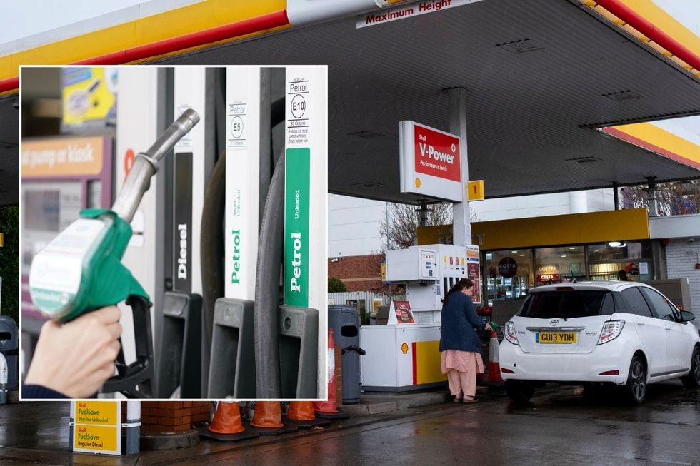 Petrol pump and a petrol station