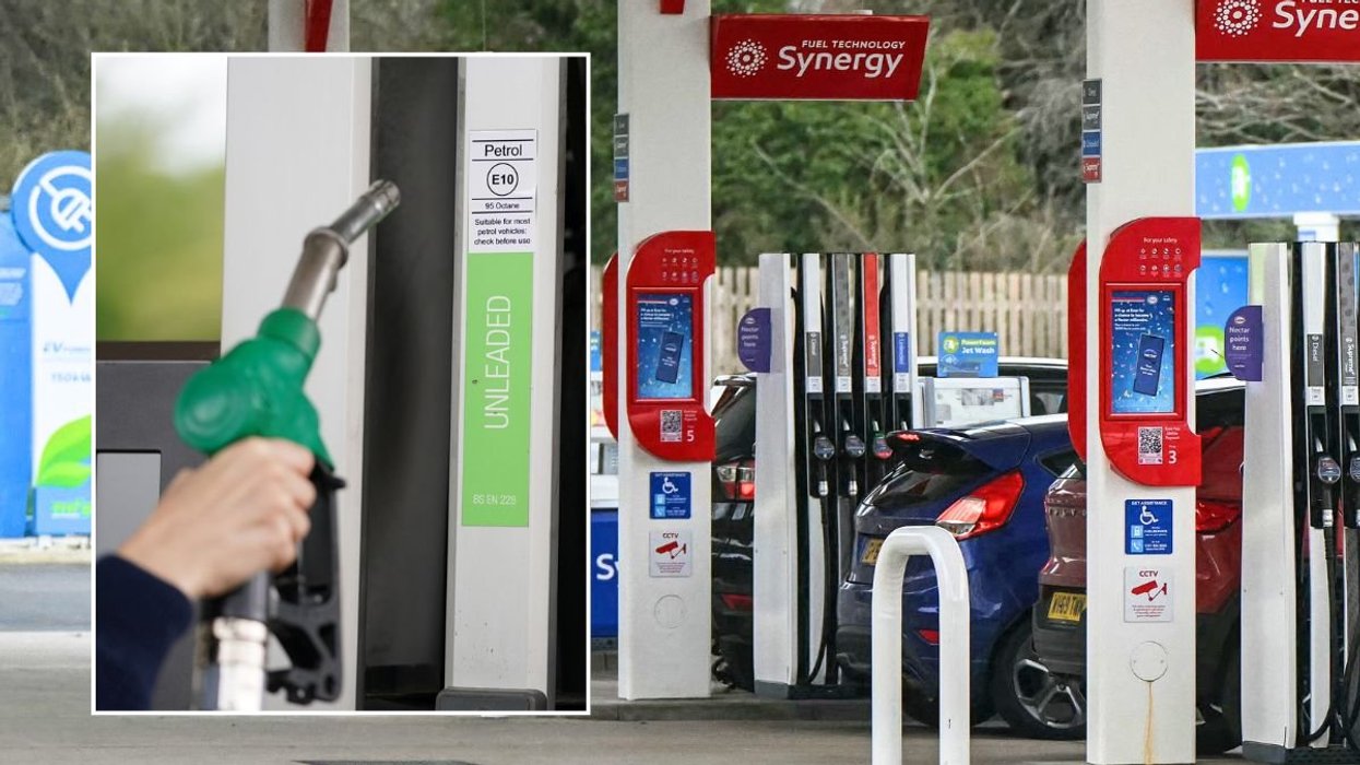 Petrol pump and a petrol station