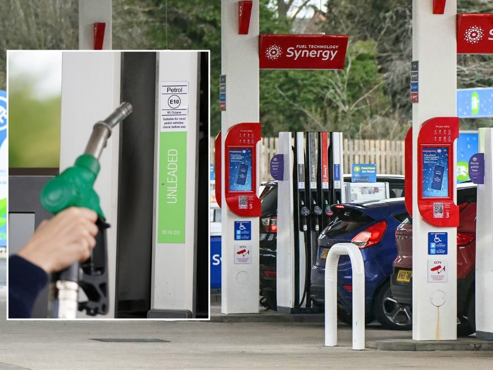 Petrol pump and a petrol station