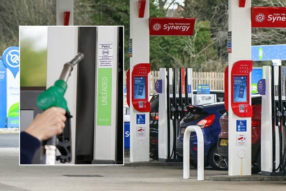 Petrol pump and a petrol station