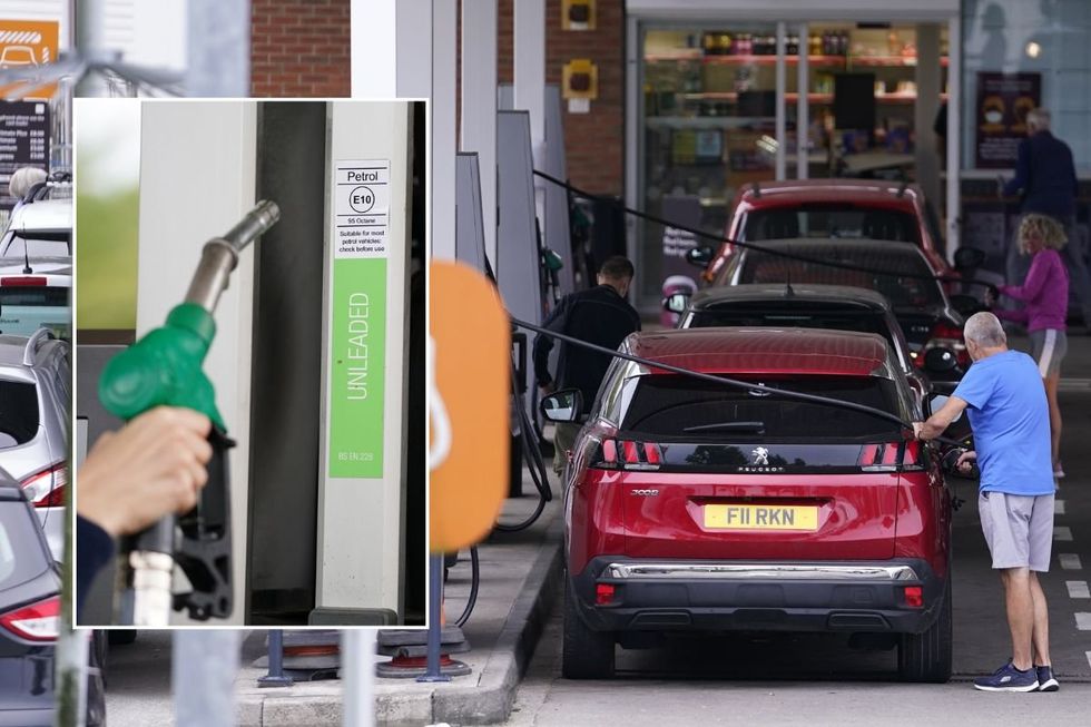 Petrol pump and a petrol station