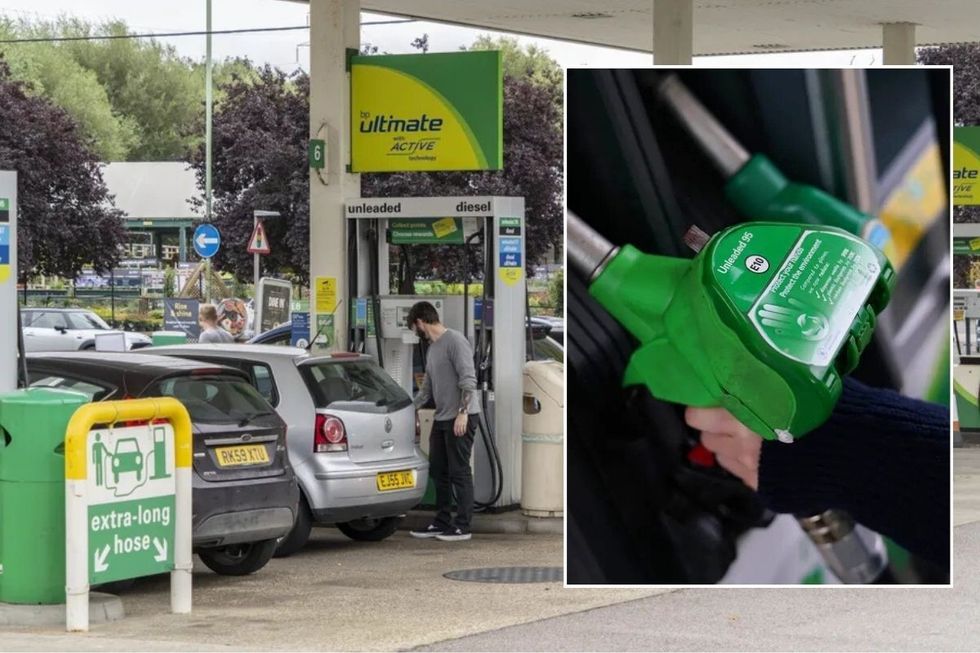 Petrol station and a petrol pump