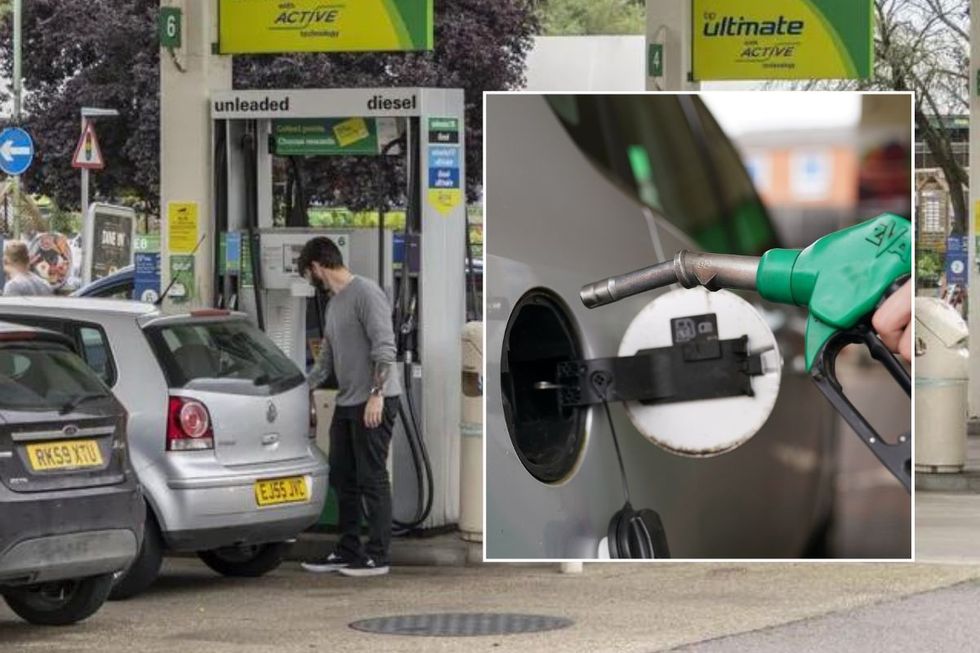 Petrol station and a petrol pump