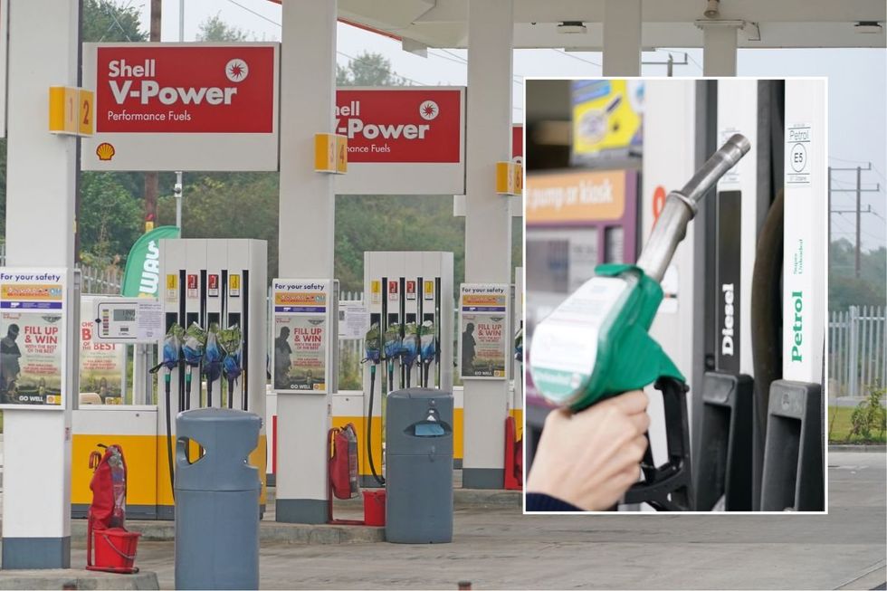 Petrol station and a petrol pump