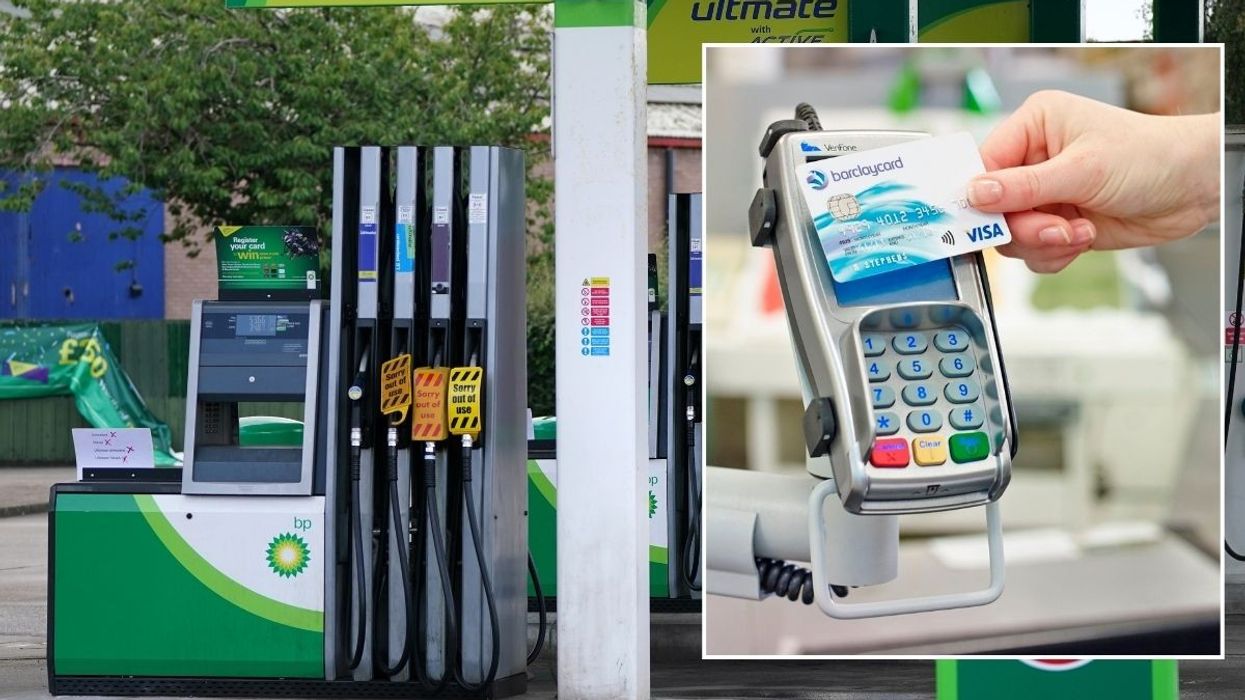 Petrol station and contactless card payment