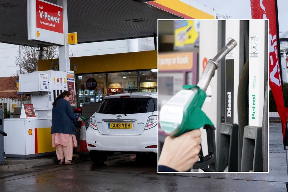 Petrol station and fuel pump