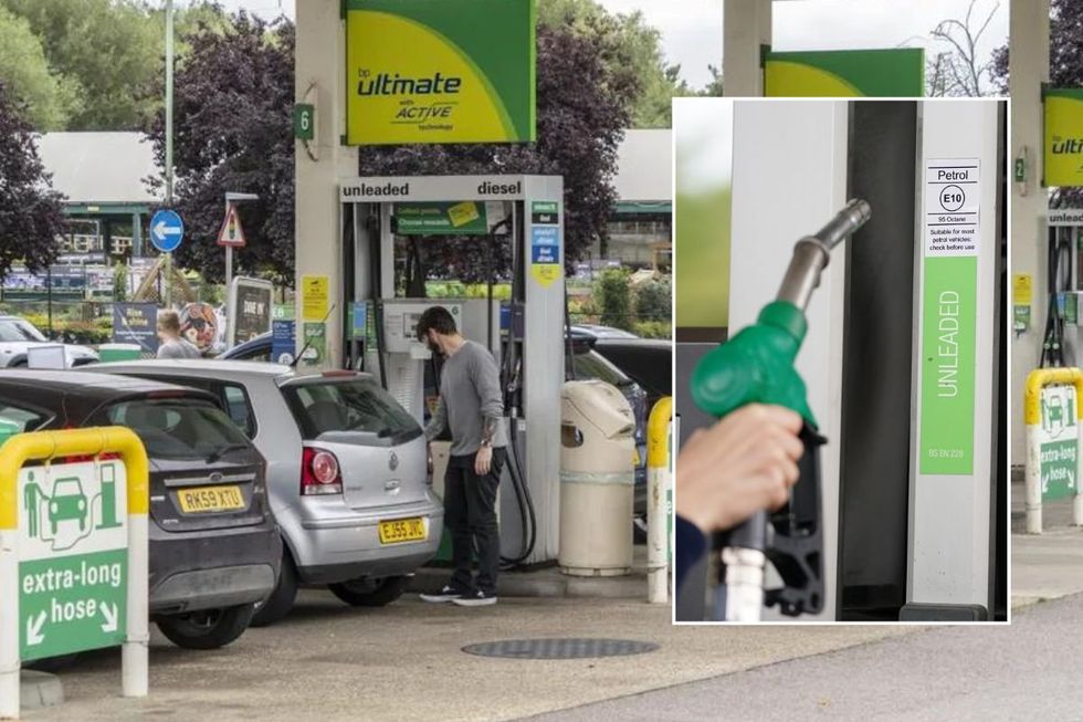 Petrol station and fuel pump