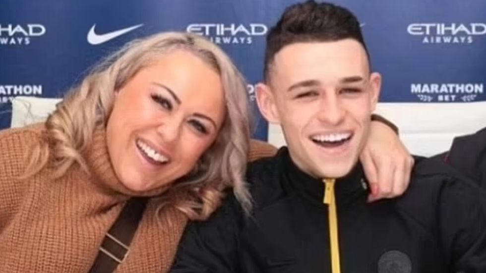 Phil Foden mum Manchester United
