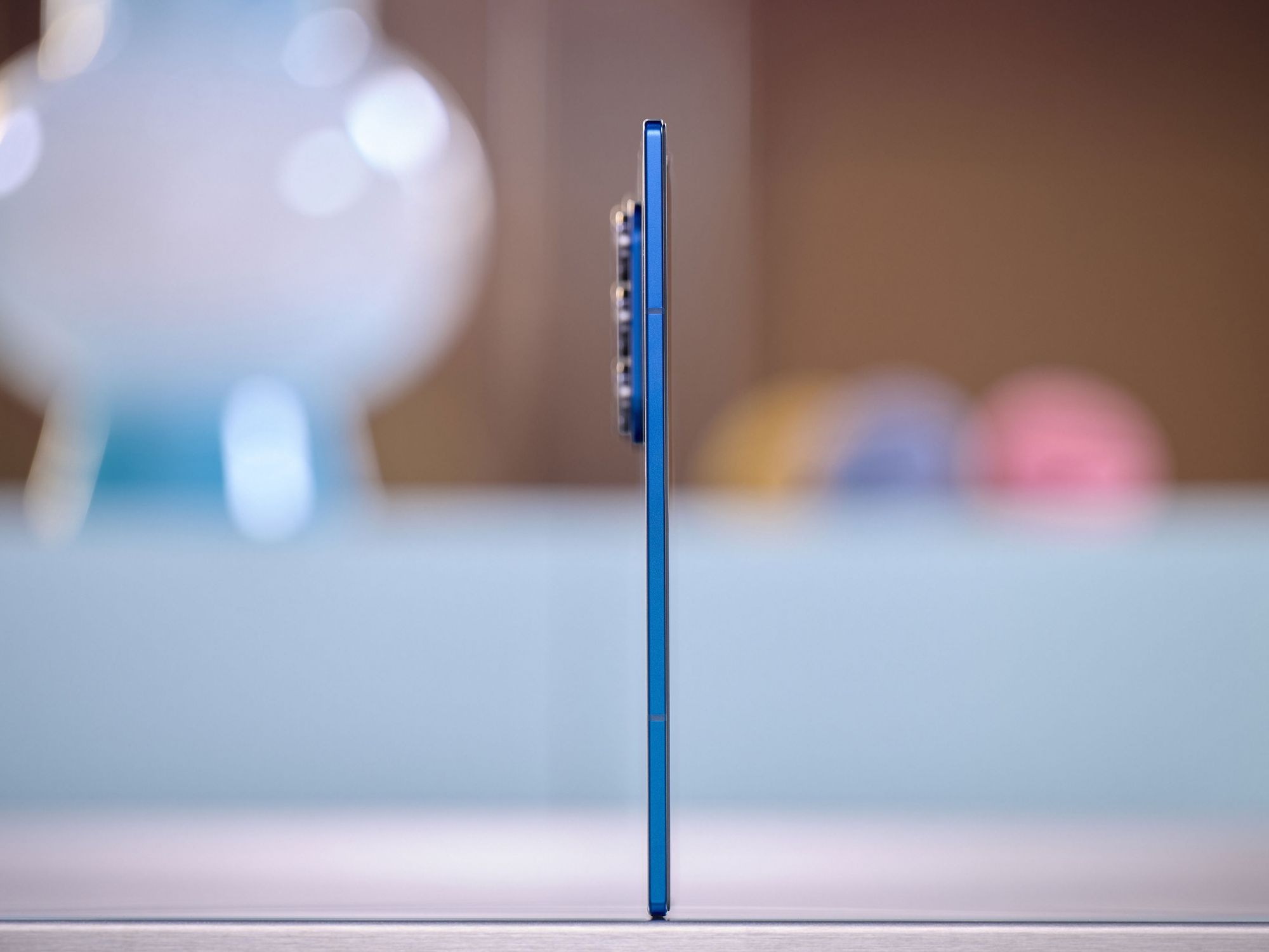 photograph showing the thin design of the new galaxy z fold 7