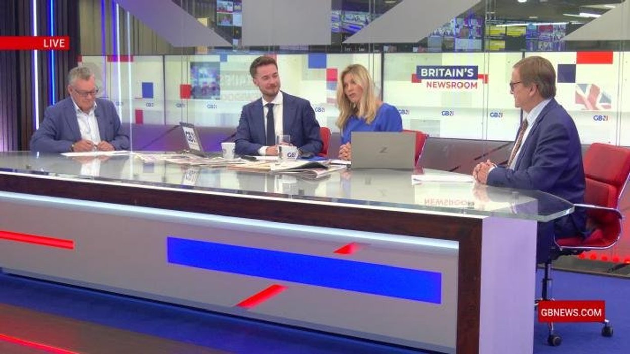 Universal Credit warning: Britons could lose payments if they don't report life changes to DWP - full list