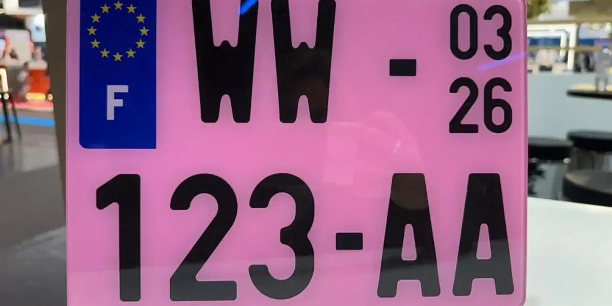 Driving law changes require vehicles to carry pink number plates in new crackdown Driving law changes require vehicles to carry pink number plates in new crackdown
