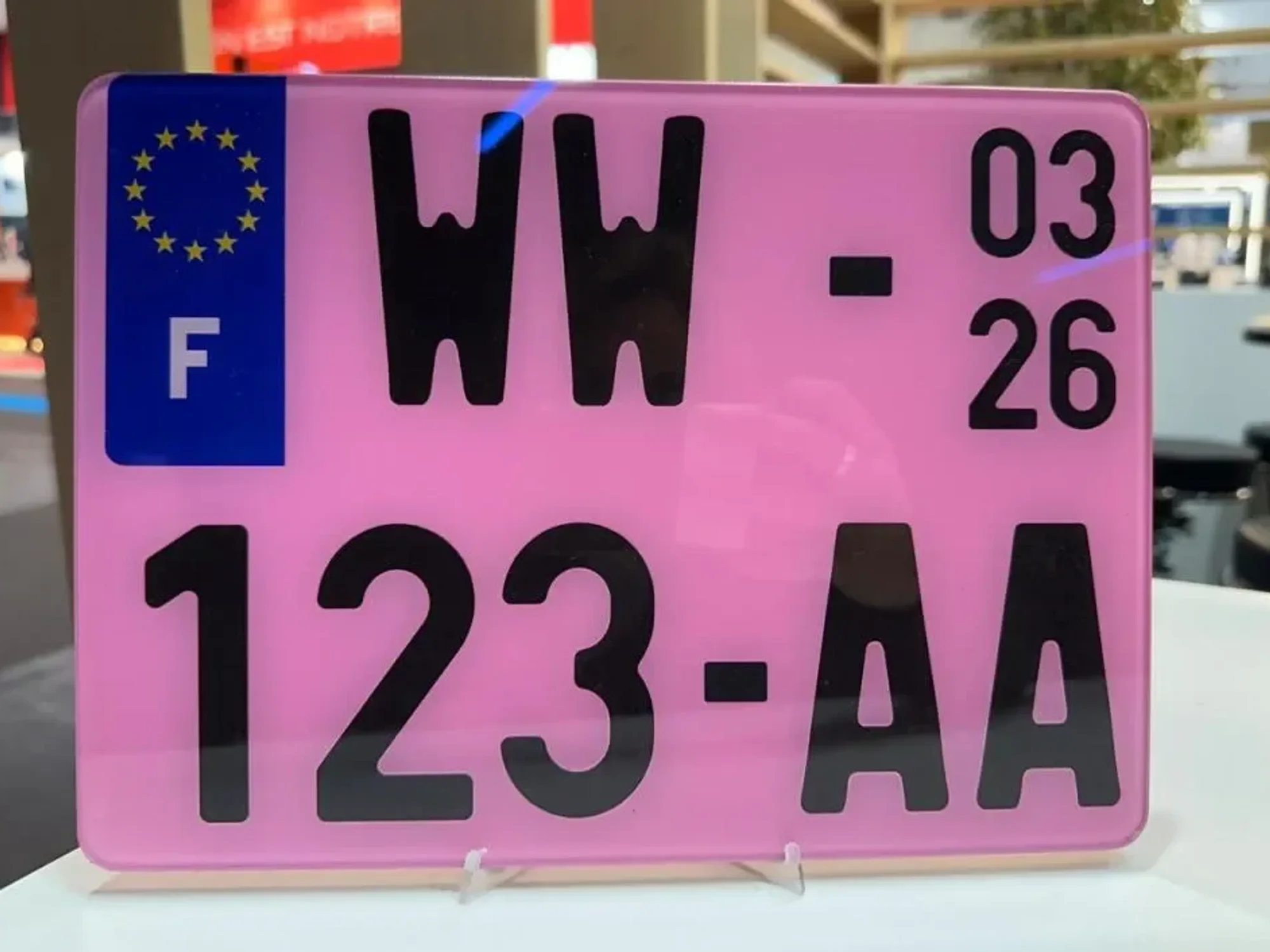 Pink licence plates used in France