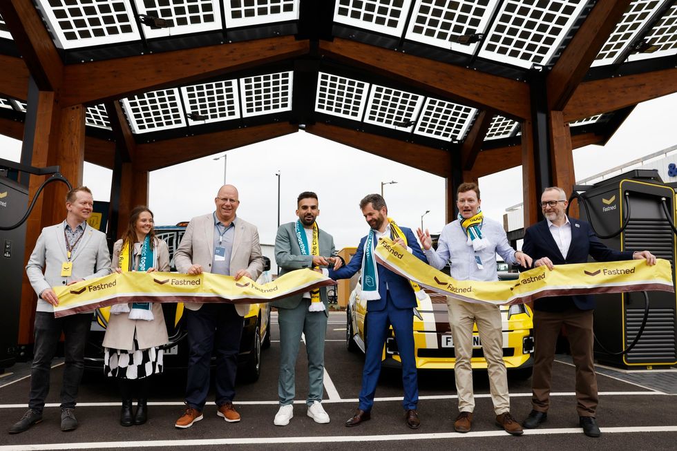 Places for London, TfL, Fastned and the deputy mayors cut ribbon at Hatton Cross Hub