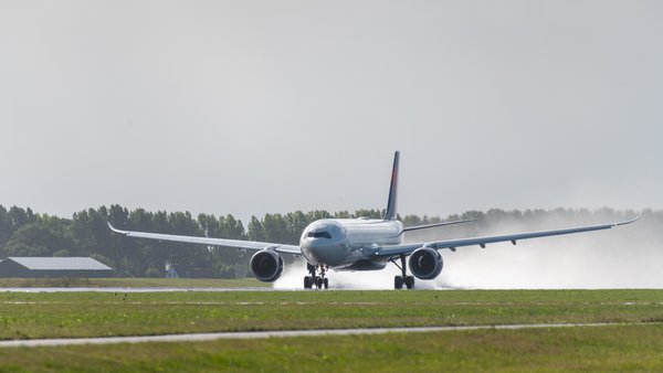 Plane landing